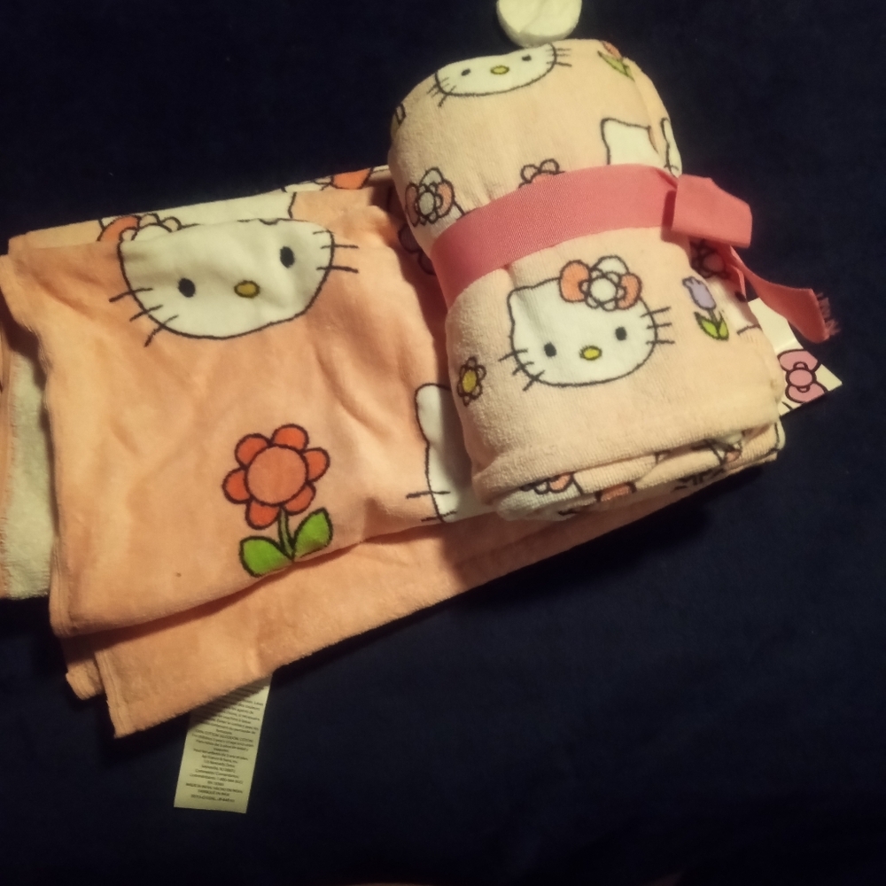 Hello Kitty hand towels and bath towel